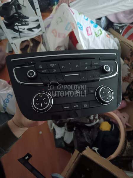 CD Radio za Peugeot 508