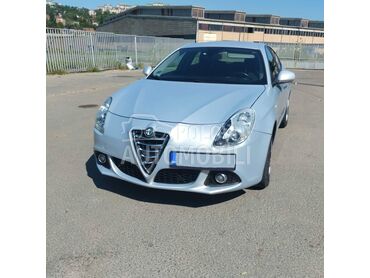 Alfa Romeo Giulietta 1.4TB (može zamena), 8.499 €, 2014. Hečbek, Benzin | 1368 cm3, 169.999 km, 88kW (120 KS), Manuelni 6 brzina, 4/5 vrata, 5 sedišta, Beograd