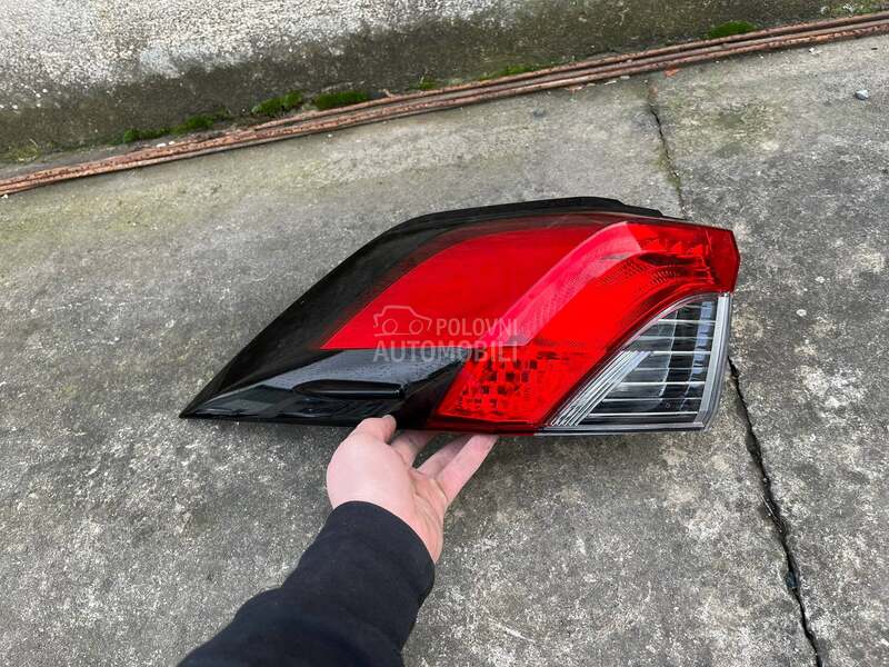 Leva Stop Lampa za Toyota RAV 4 od 2019. do 2025. god.