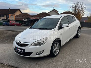 Opel Astra J 1.4 obican  N O V, 6.590 €, 2011. Hečbek, Benzin | 1398 cm3, 163.232 km, 74kW (101 KS), Manuelni 5 brzina, 4/5 vrata, 5 sedišta, Kragujevac