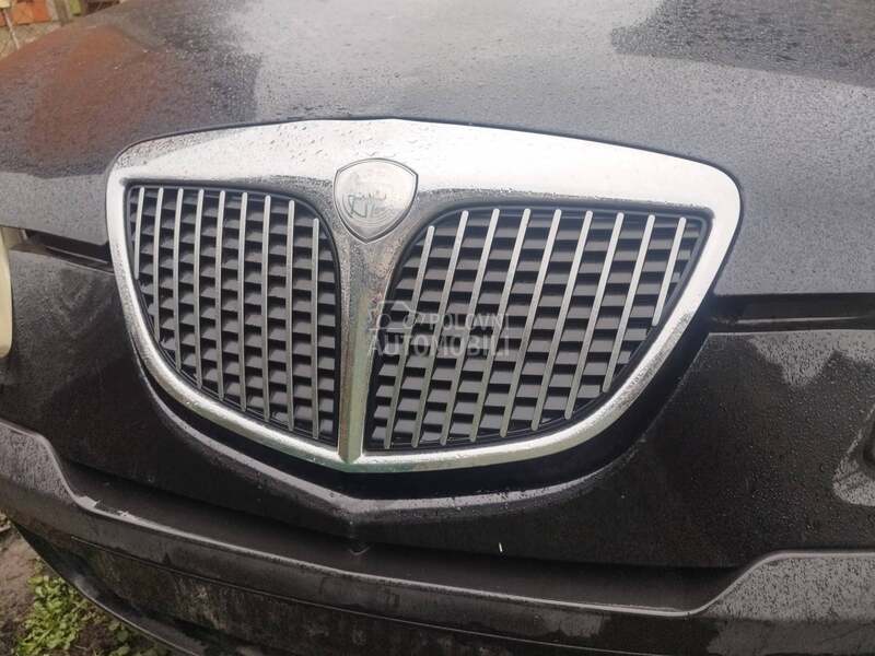 maska za Lancia Ypsilon