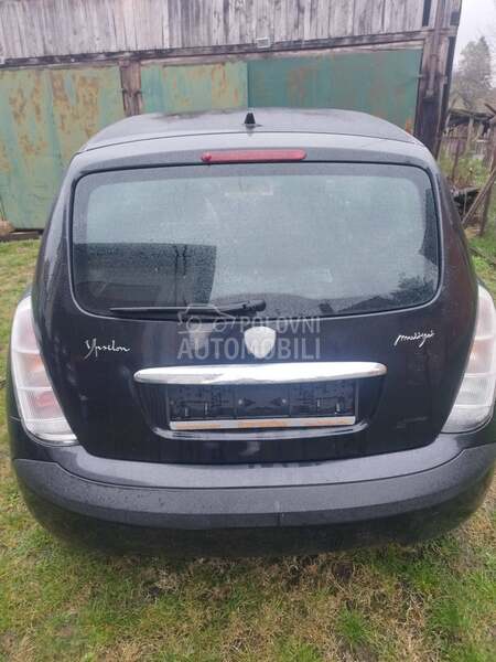 gepek vrata za Lancia Ypsilon