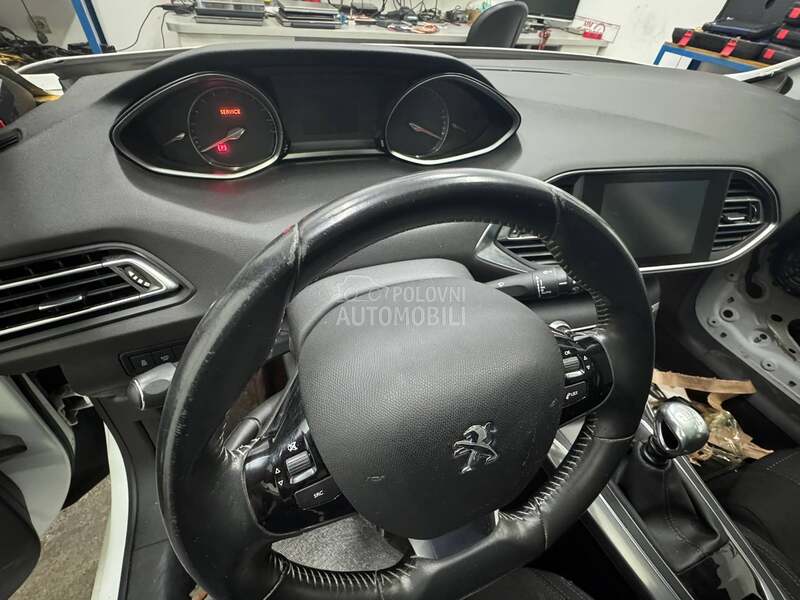 instrument tabla za Peugeot 308 od 2014. do 2022. god.