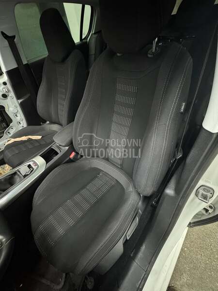 Enterijer limuzina za Peugeot 308 od 2014. do 2022. god.
