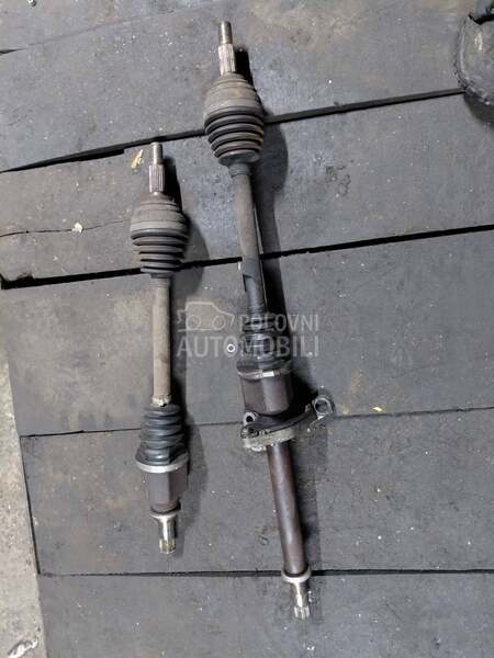 Poluosovine za Renault Modus od 2005. do 2009. god.