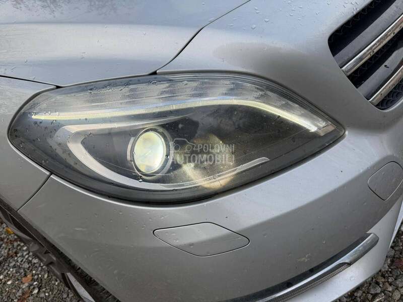 Xenon farovi za Mercedes Benz B Klasa od 2011. do 2018. god.