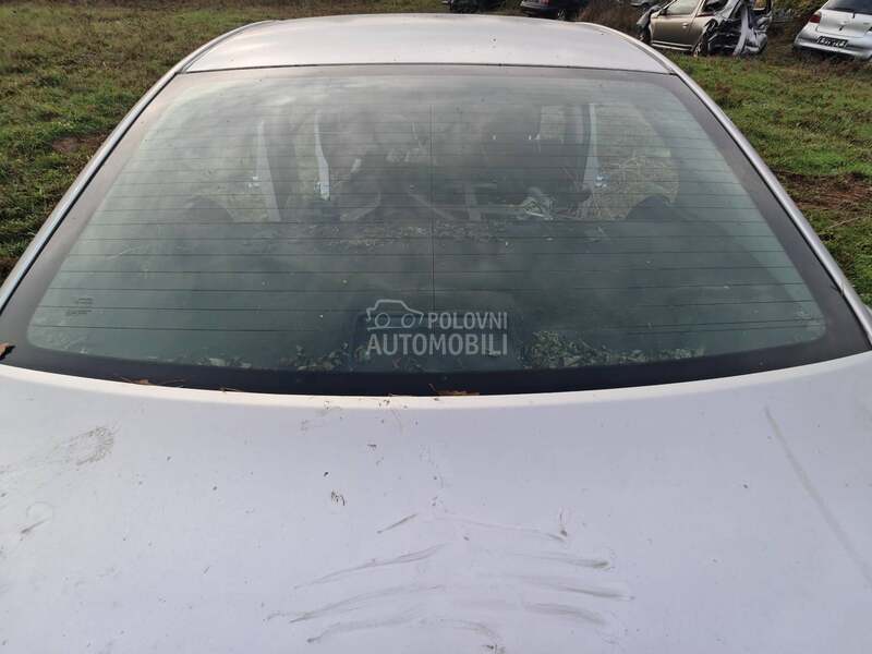 270 sedan zadnja šofersajbna za Toyota Avensis od 2009. do 2014. god.