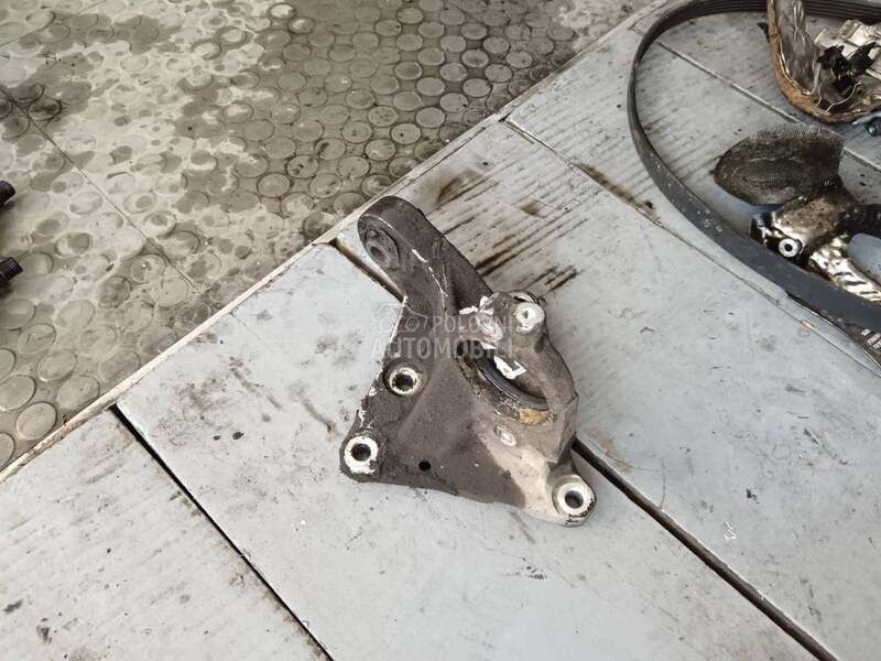 Nosac motora 2.0HDi za Peugeot 508