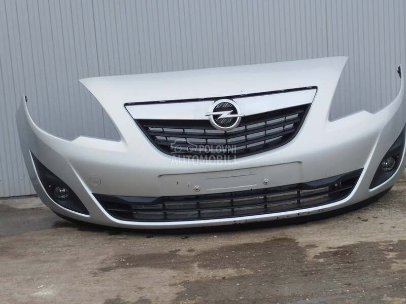 prednji branik meriva b z176 za Opel Meriva od 2010. do 2013. god.