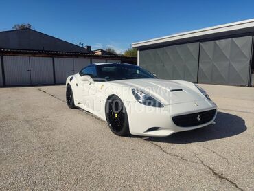 Ferrari California , 125.000 €, 2009. Kabriolet/Roadster, Benzin | 4297 cm3, 44.865 km, 338kW (460 KS), Automatski / poluautomatski, 2/3 vrata, 4 sedišta, Beograd
