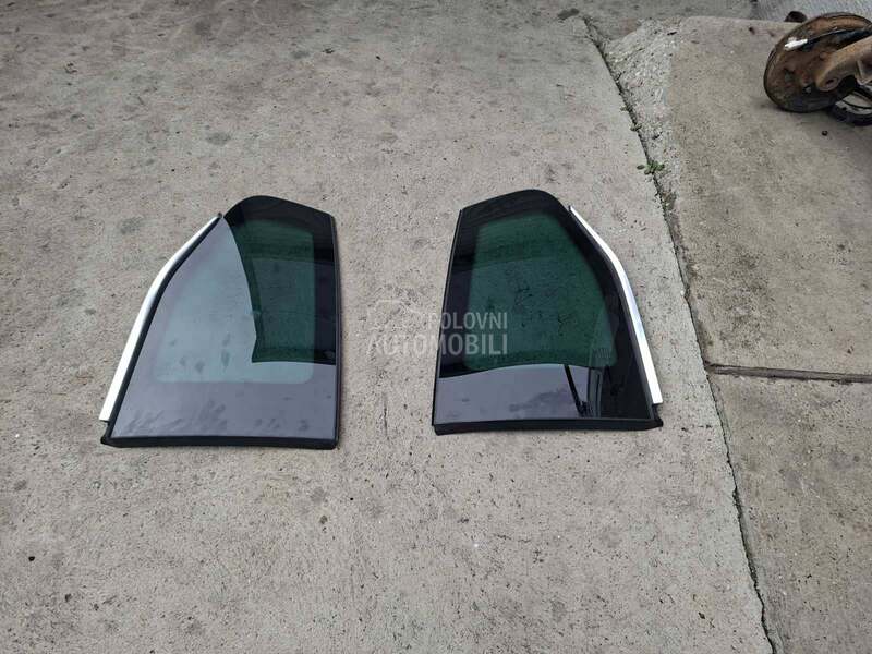 BOCNA STAKLA za Peugeot 5008 od 2009. do 2014. god.