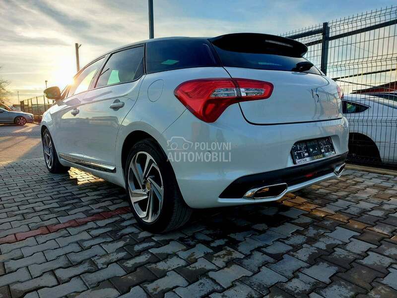 DS Automobiles 5 2015 photo 3