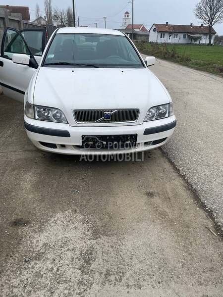Volvo S40 2003. god. -  kompletan auto u delovima