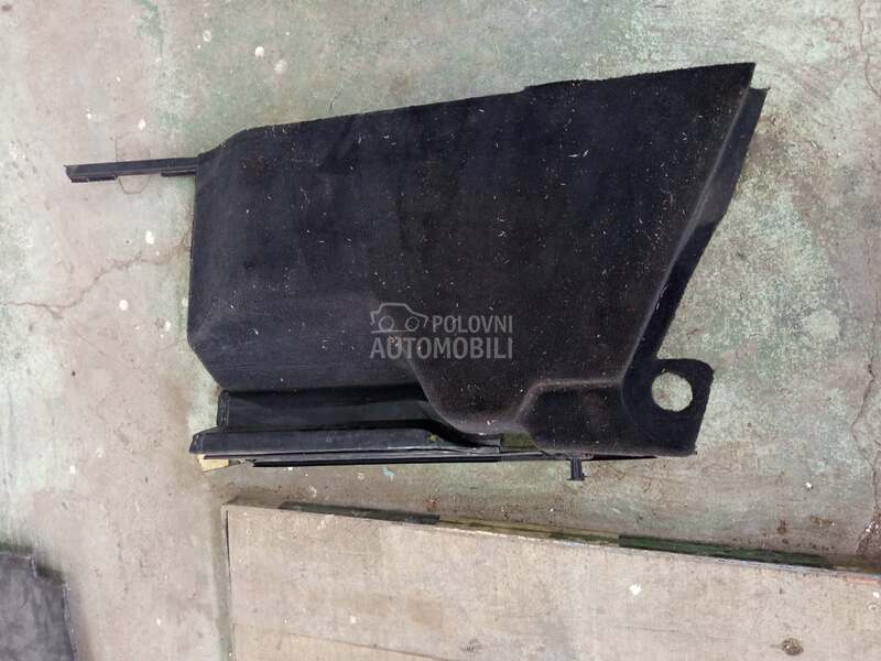 plastika u gepeku bocna za Audi A6