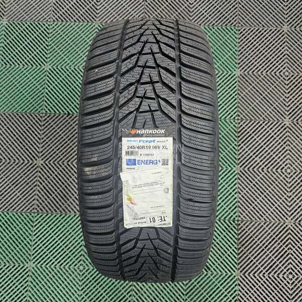Hankook 245/40 R19 Zimska