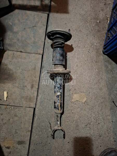 prednji amortizer za Volkswagen Passat B5.5