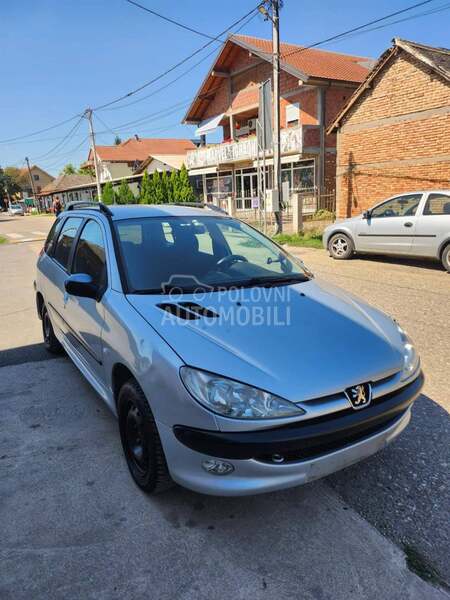 branik sa maglenkama za Peugeot 206 od 2000. do 2008. god.