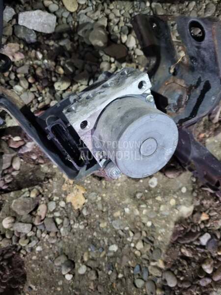 centrala-pumpa ABS-a za Citroen C4 od 2004. do 2009. god.