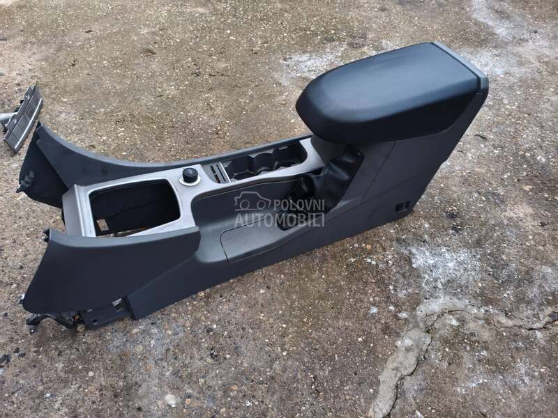 Naslon za ruku za Ford Focus od 2008. do 2011. god.