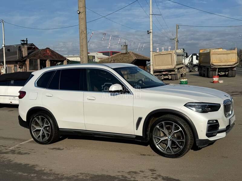 BMW X5 2019 photo 2