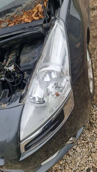 far za Peugeot 5008 od 2009. do 2013. god.