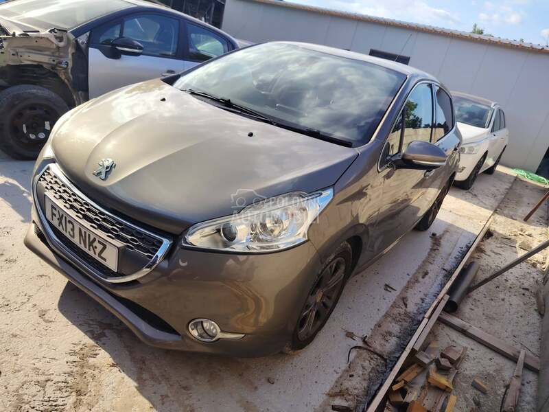 Prednji branik za Peugeot 208 od 2010. do 2015. god.
