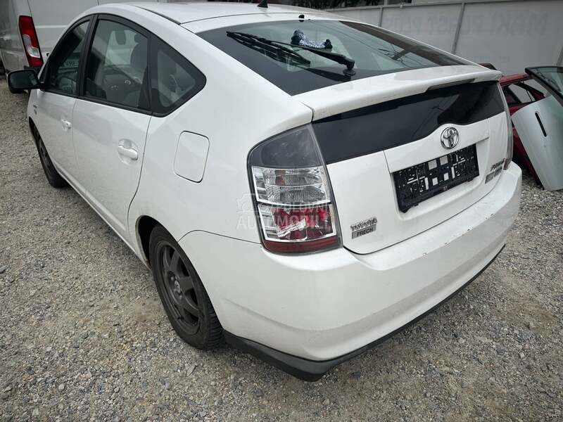 Toyota Prius bela boja 2007. god. -  kompletan auto u delovima
