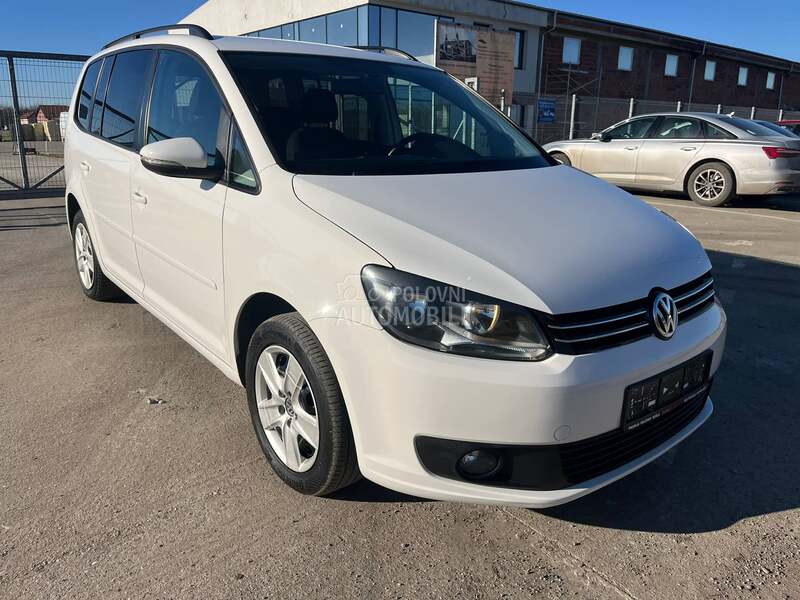 Volkswagen Touran 2012 photo 4