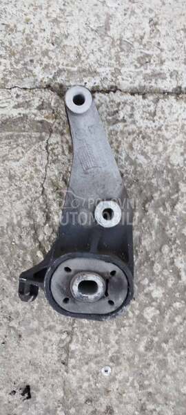 Zadnji drzac motora 1.6metan za Opel Combo od 2004. do 2009. god.