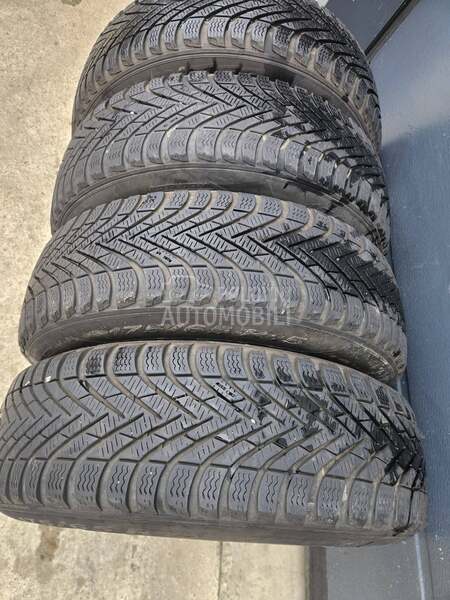 Pirelli 175/65 R15 Zimska