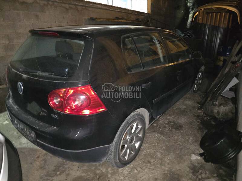 Volkswagen Golf 5 1.9TDI 2006. god. -  kompletan auto u delovima