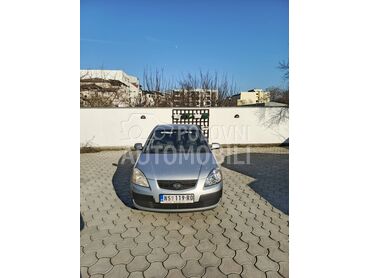 Kia Rio , 2.000 €, 2008. Hečbek, Benzin + Gas (TNG) | 1399 cm3, 188.000 km, 71kW (97 KS), Manuelni 5 brzina, 4/5 vrata, 5 sedišta, Novi Sad