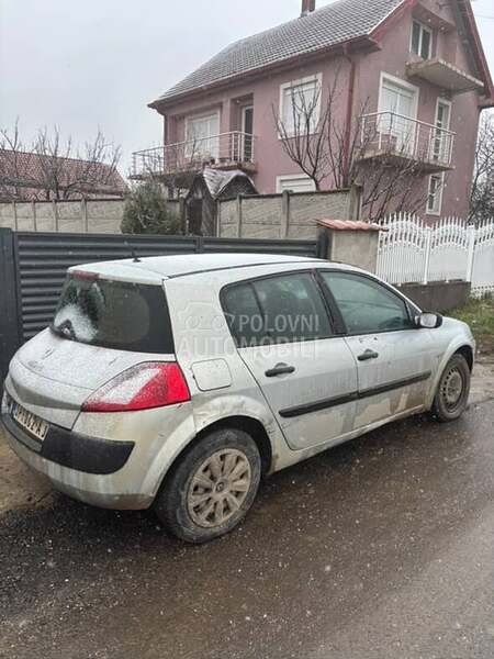 Renault Megane 2004. god. -  kompletan auto u delovima