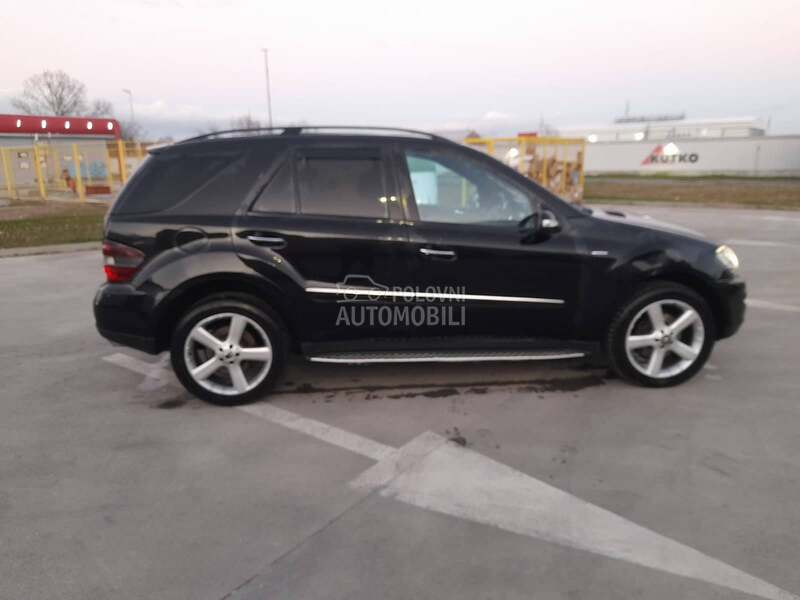 Mercedes Benz ML Klasa 2005. god. -  kompletan auto u delovima