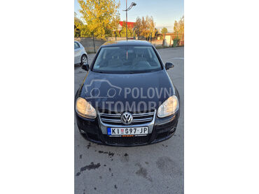 Volkswagen Golf 5 , 3.699 €, 2008. Hečbek, Benzin | 1390 cm3, 177.000 km, 90kW (122 KS), Manuelni 6 brzina, 2/3 vrata, 5 sedišta, Kikinda