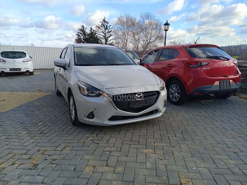 Mazda 2 1.5i 2017. god. -  kompletan auto u delovima