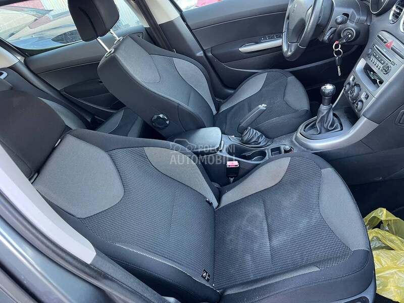 Sedista Komplet za Peugeot 308 od 2007. do 2013. god.