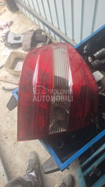 stop svetlo ML W164 za Mercedes Benz ML 280, ML 300, ML 320 ... od 2004. do 2008. god.