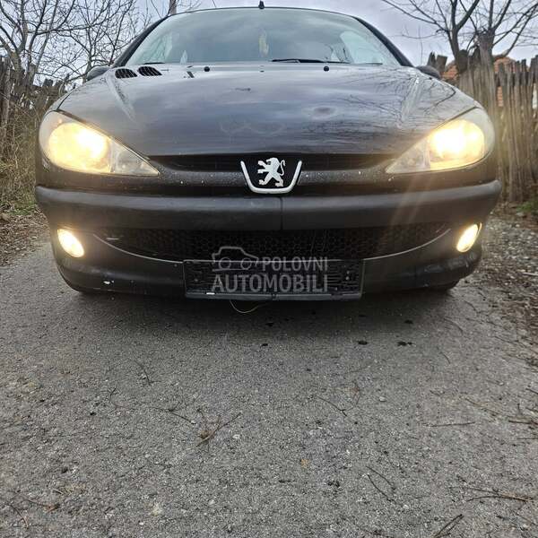 Prednji branik za Peugeot 206