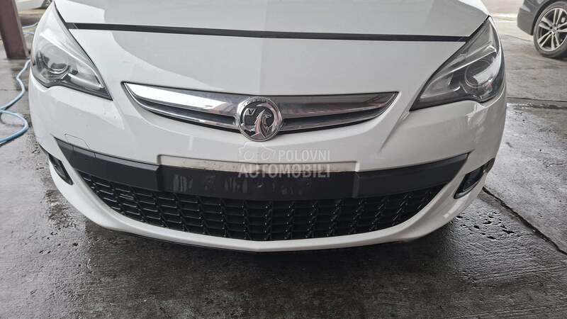 Branik za Opel Astra J