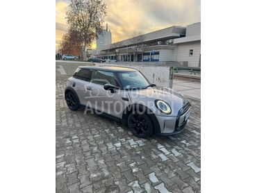 MINI Cooper (može zamena), 19.000 €, 2021. Hečbek, Benzin | 1499 cm3, 45.634 km, 100kW (136 KS), Automatski / poluautomatski, 2/3 vrata, 4 sedišta, Vršac