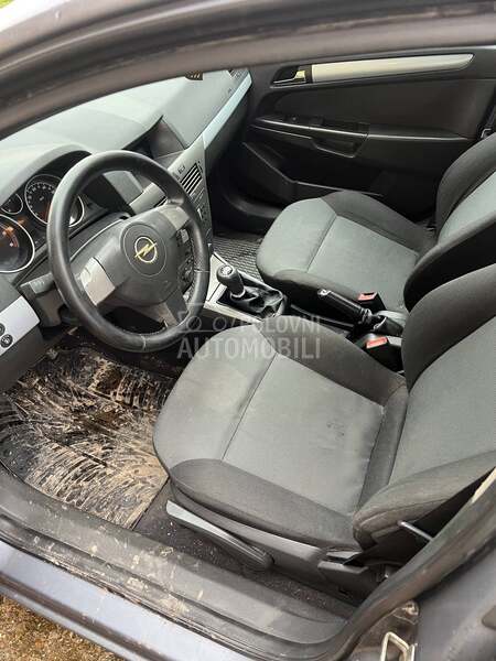 Sedište za Opel Astra H od 2004. do 2009. god.