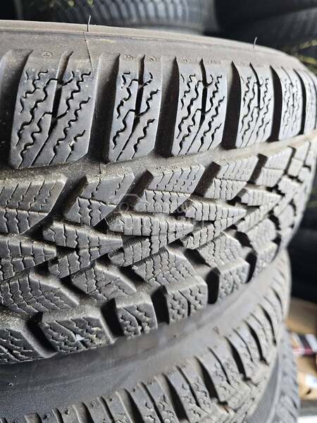 Dunlop 185/60 R15 Zimska