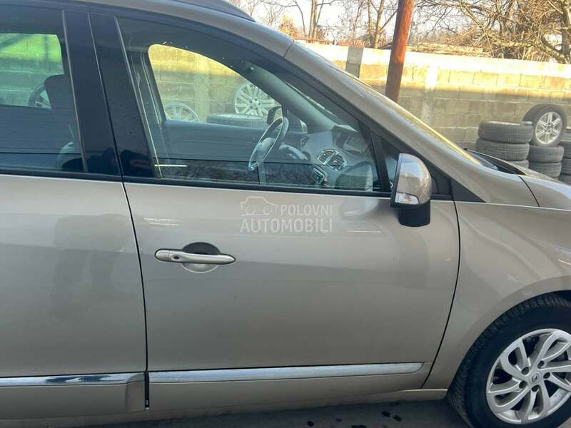 Vrata prednja desna TEHNP za Renault Grand Scenic, Scenic od 2009. do 2016. god.