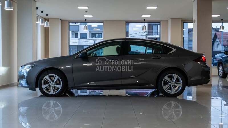 Opel Insignia 2022 photo 2