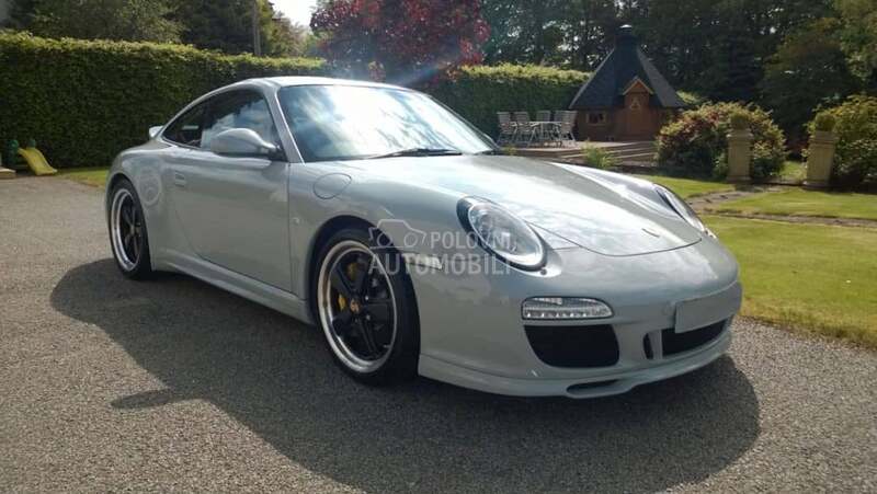 Porsche 911 16-19 god -  kompletan auto u delovima