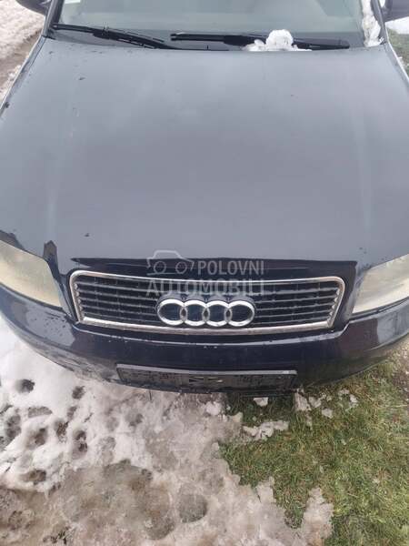 Audi A4 2004. god. -  kompletan auto u delovima