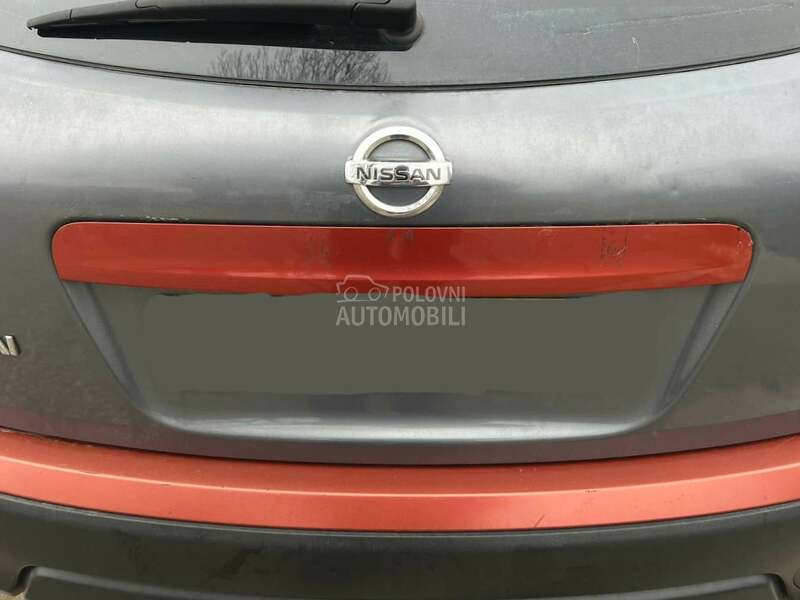 Lajsna gepek vrata oranž za Nissan Qashqai od 2006. do 2013. god.