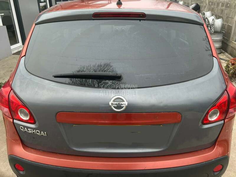 Vrata gepeka siva za Nissan Qashqai od 2006. do 2013. god.