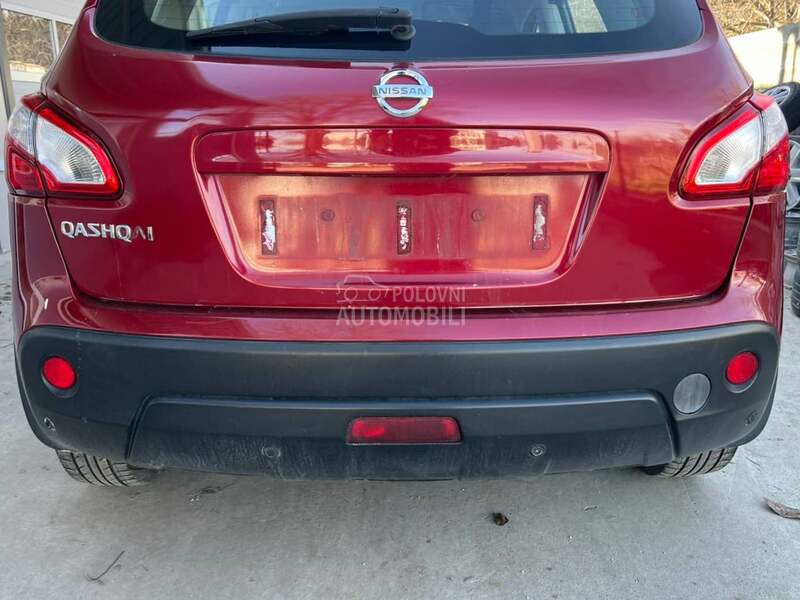 Branik zadnji bordo za Nissan Qashqai od 2006. do 2013. god.